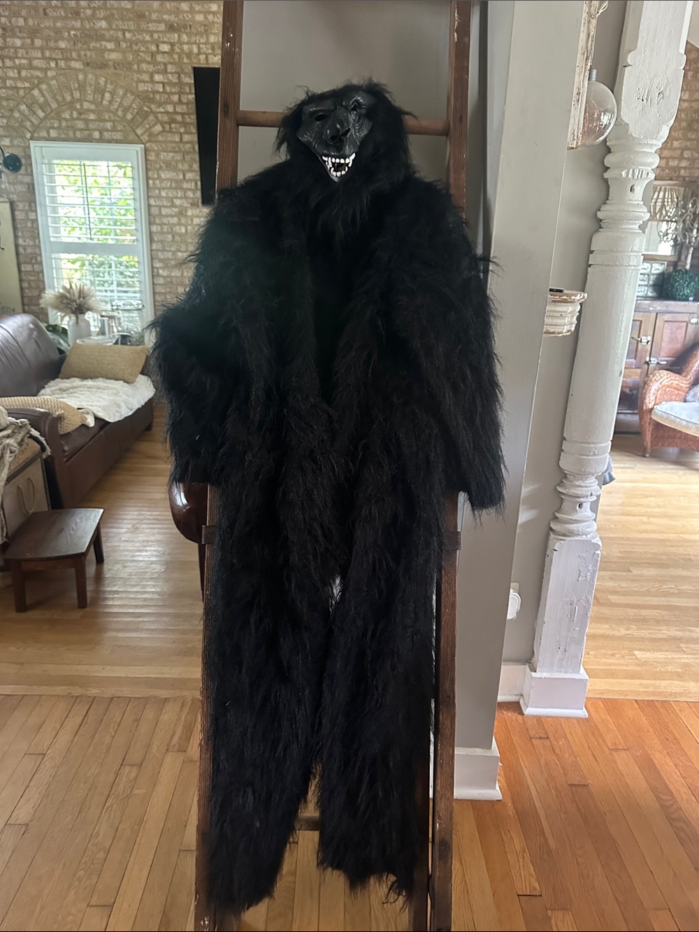 FUN WORLD BLACK FUZZY GORILLA COSTUME 2012 COSTUME MASK GLOVES & FEET COVERS